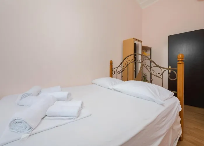 Panoramare Komplex Vesna By 22estates *